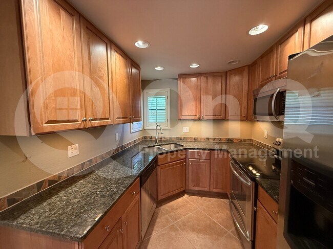 Photo - 5800 N Kolb Rd