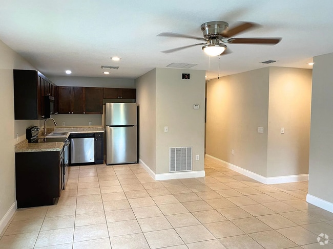 Building Photo - 484 Martigues Dr Rental