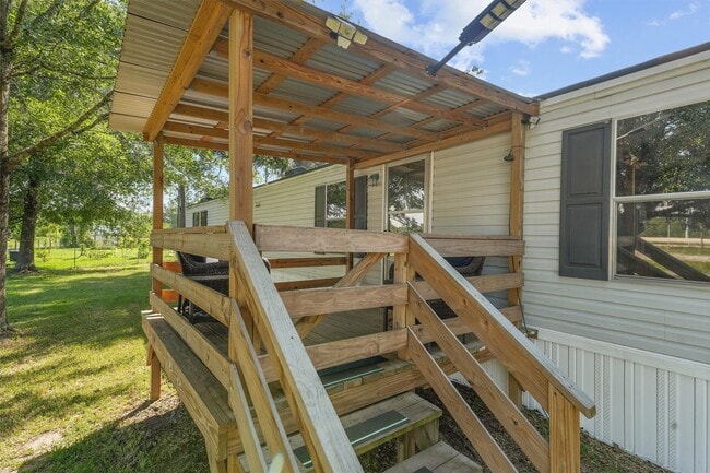 Photo - 106 County Road 3755