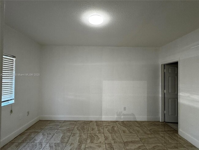 Photo - 17350 NW 67th Ave Unidad 109 Rental