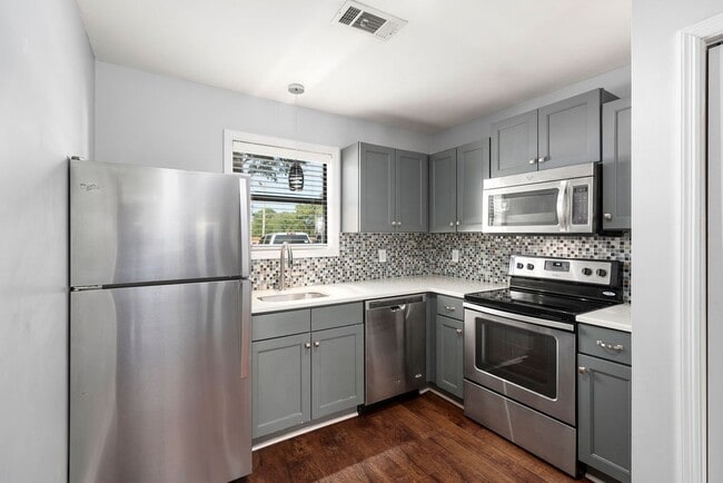 Photo - 123 N Donahue Dr