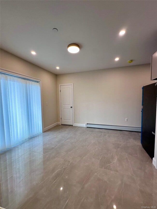 Photo - 64-67 185th St