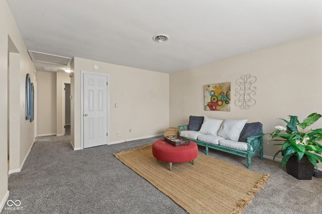 Photo - 296 Heritage Dr