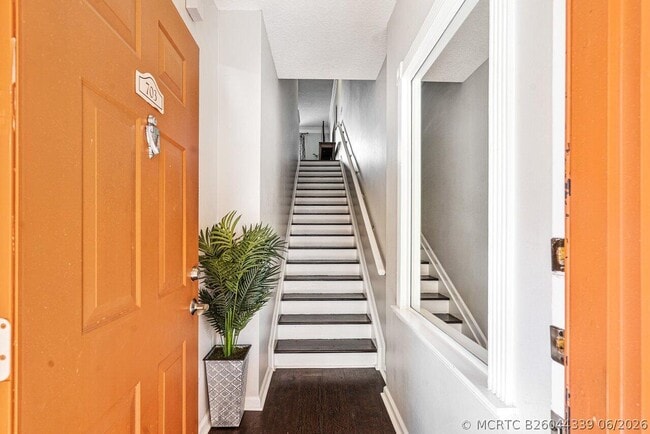 2016 Alta Meadows Ln