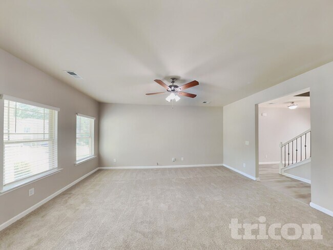 Photo - 207 Stillwood Dr