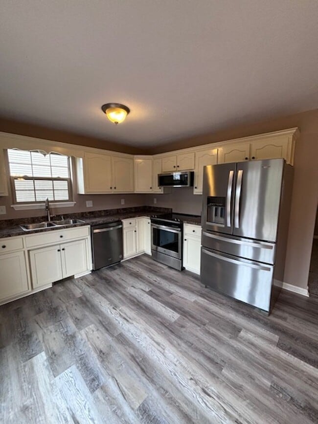 Photo - 156 Madison Rae Blvd