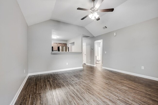 Photo - Charming 3BR Home/ Fenced Yard Convenient & Comfortable Living