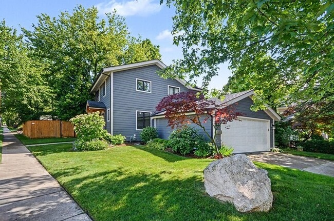 Photo - 615 Davis Ave