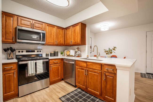 Carrera de Polo PDI-0.10 - Polo Run Apartment Homes