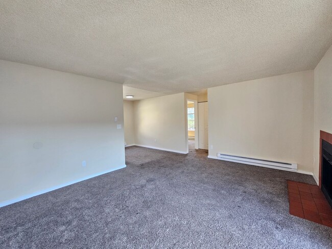 Photo - I Street Unidad 2410-4