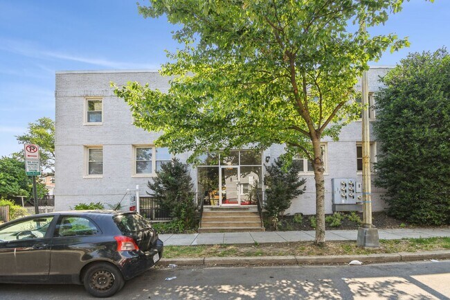 Photo - Available Now! 2 Level, 2 Bedroom Condo in... Unit 6