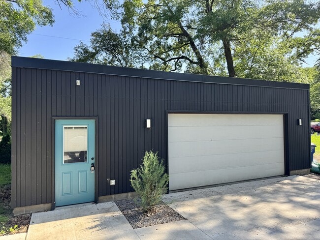 Photo - 1700 Cooper Ave S