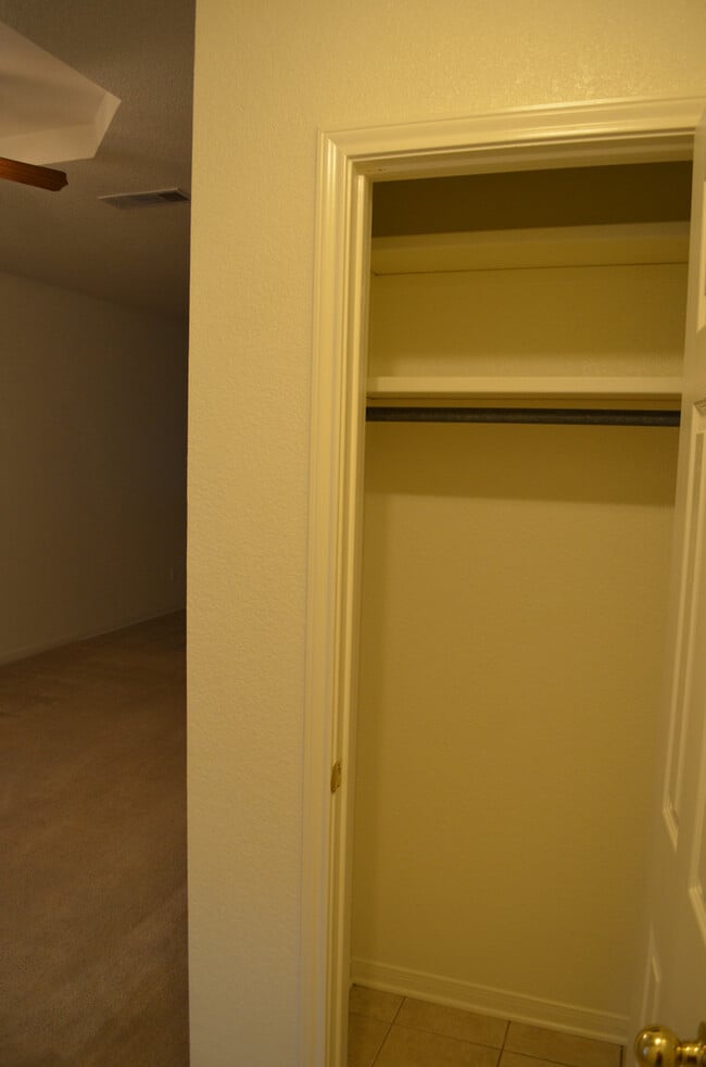 Photo - 912Rebecca Unidad B - STILL OCCUPIED BY RESIDENT