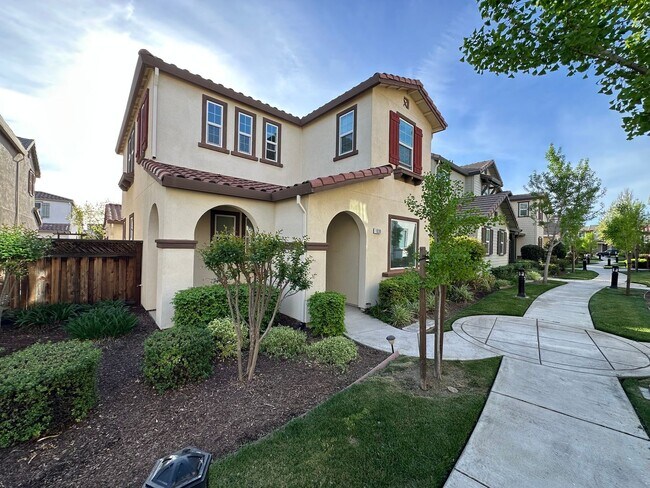 Photo - Beautiful 4 Bedroom, 3 Bath Mountain House Home