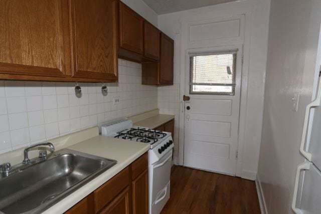 Photo - 629 W Cornelia Ave Unit N4