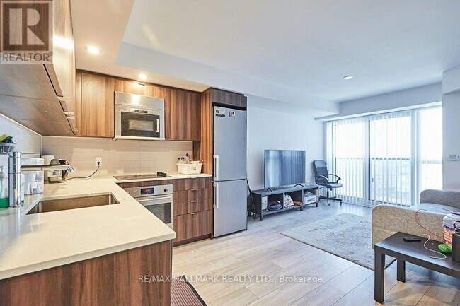 Photo - 225 Village Green Square Unit 1804