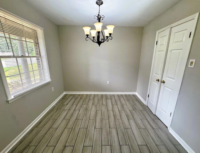 Photo - 5209 Yale Rd