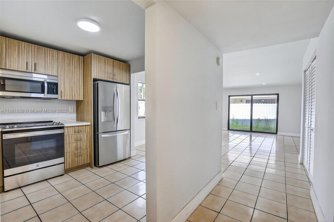 Photo - 1721 SW 40th Terrace Unit B