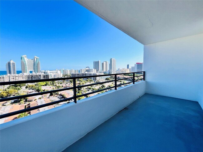 Photo - 2500 Parkview Dr Unit 1803