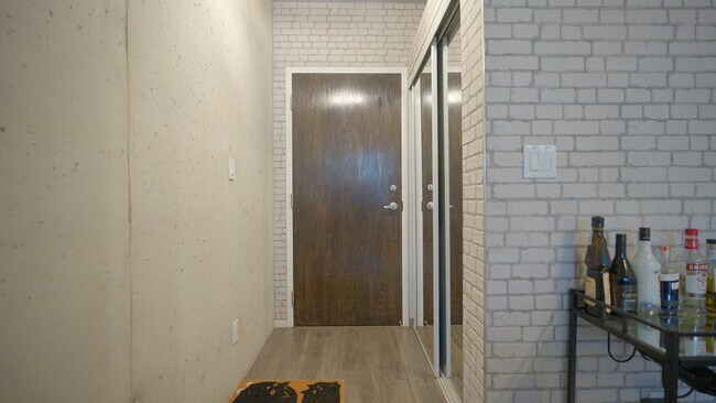 Photo - 150-1150 Sudbury St