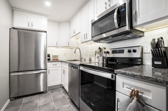 Kitchen 2 - 297 Main St Unit 5