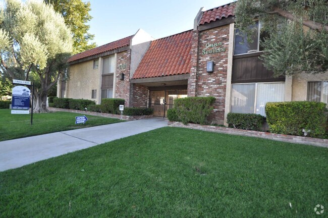Building Photo - 24411 Newhall Ave Unit 217 Rental