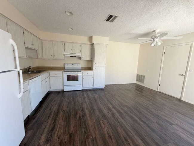 Photo - 7419 Canterbury St