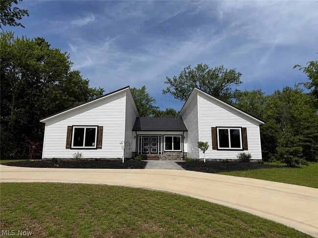 Building Photo - 3940 Ellendale Rd
