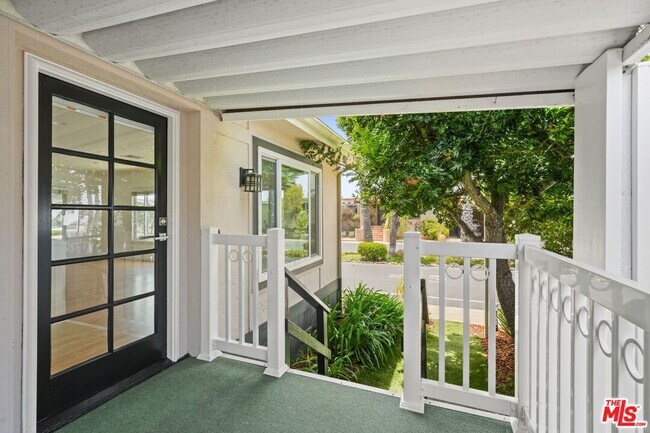 Photo - 29500 Heathercliff Rd