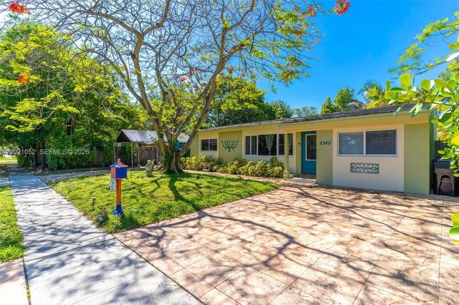 Photo - 2340 SW 15th St