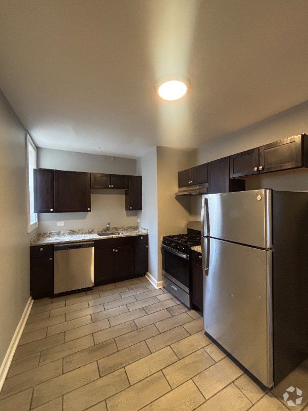 Building Photo - 6353 S Richmond St Rental