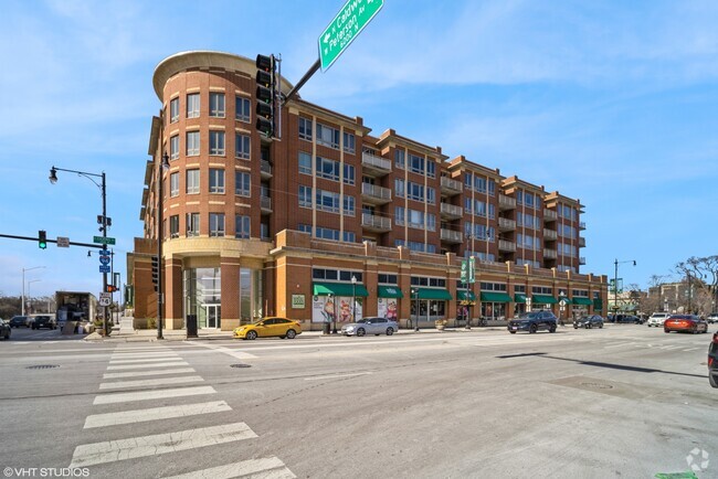 Building Photo - 6000 N Cicero Ave Unit 406 Rental