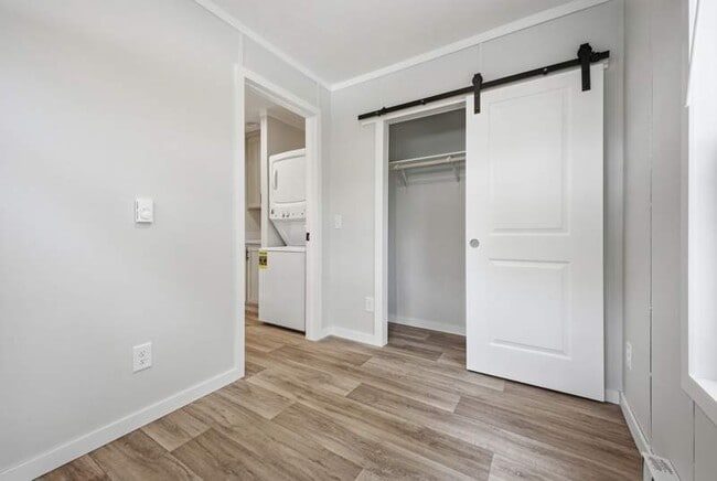 Photo - 84 Maple Path Ln