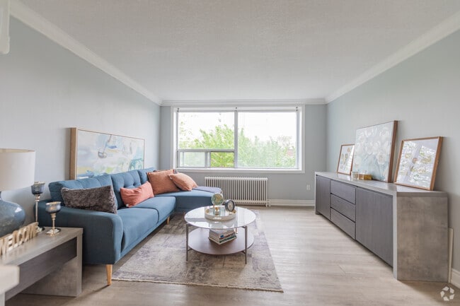 1BR, 1BA - Living Room - 335 Melvin Ave