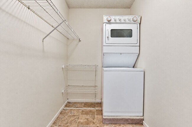 6810-6810 63rd Ave N