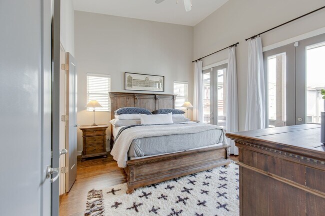 Photo - 2015 Eastland Ave