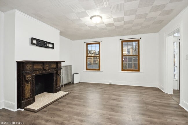 Building Photo - Stylishly Renovated 3 Bedroom 2 bathroom House