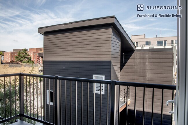 Photo - 1530 Belmont Ave Unidad FL6-ID623