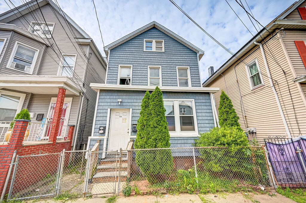 Photo - 134 Livingston St