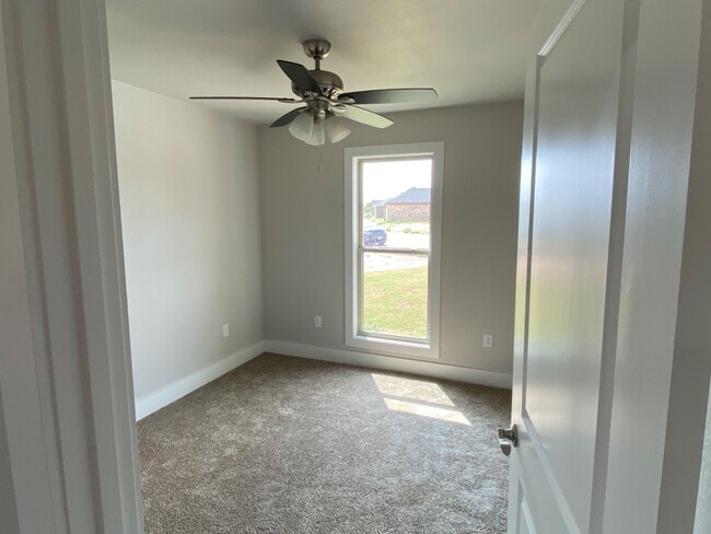 Photo - 303 Ranger St