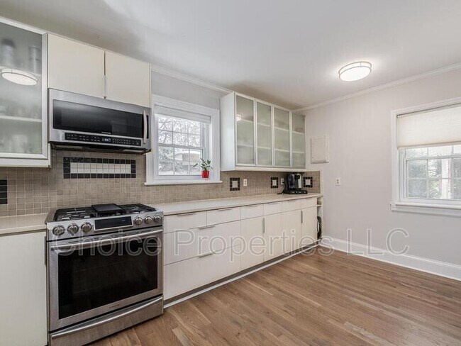 Photo - 1145 S Wendover Rd