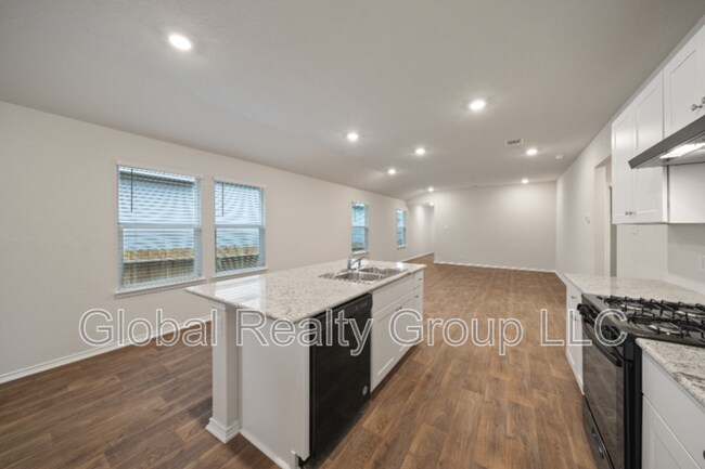 Photo - 10419 Howgate