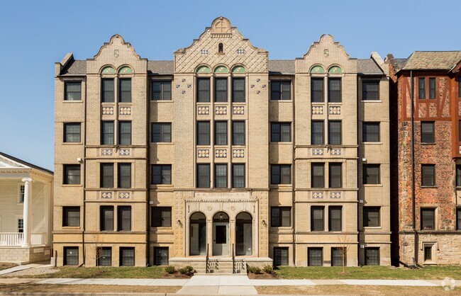 Building Photo - Hazelwood Apartments