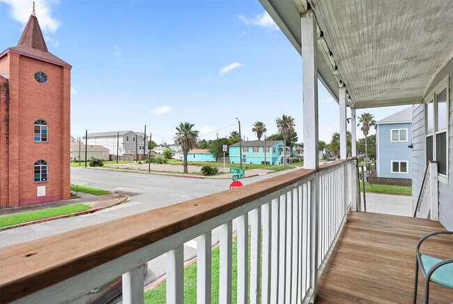 Photo - 1028 Avenue K