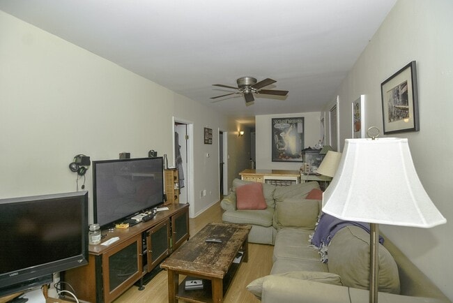 Photo - 1436 W Belmont Ave Apartments Unit G09C