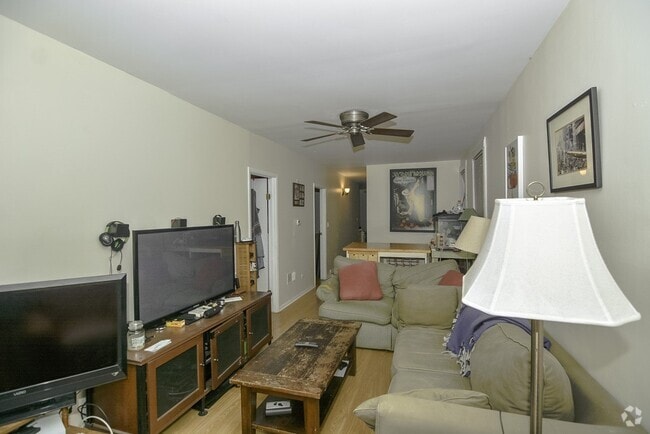 Building Photo - 1436 W Belmont Ave Unit G09C Rental