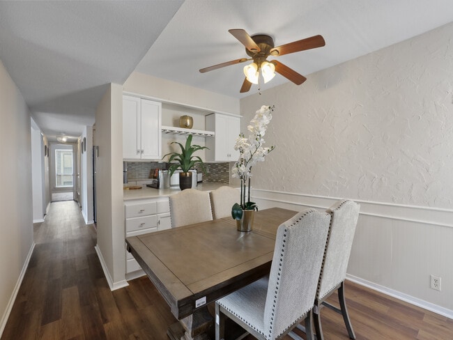 Photo - 6586 Poplar Woods Cir S