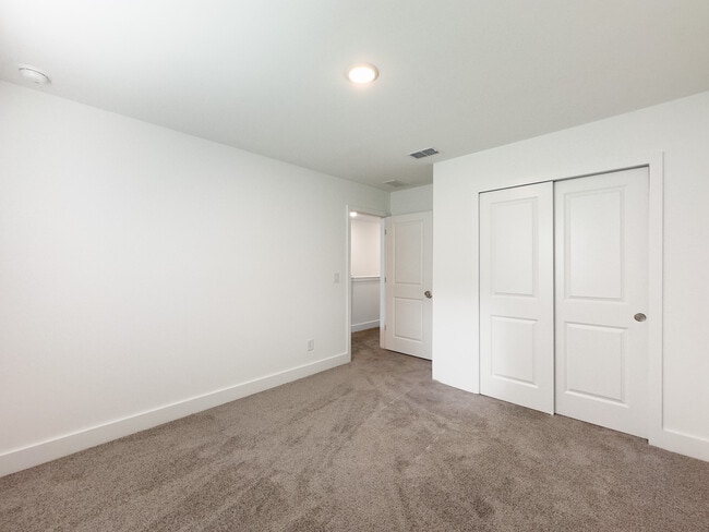 Photo - 126 Kingswood Cir