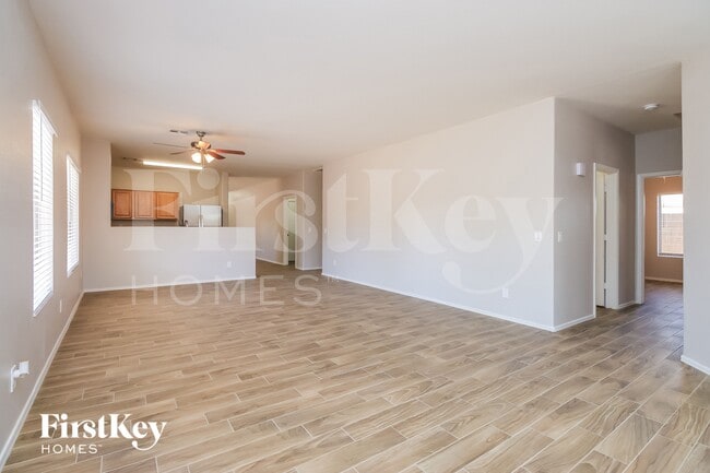 Photo - 521 E Red Rock Trail