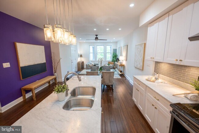 Photo - 3803 10th St NW